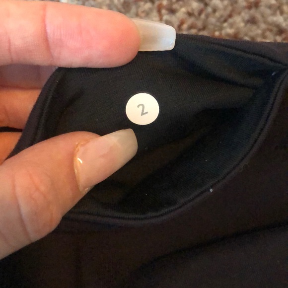 Black Lululemon Wunder Under - Picture 4 of 4